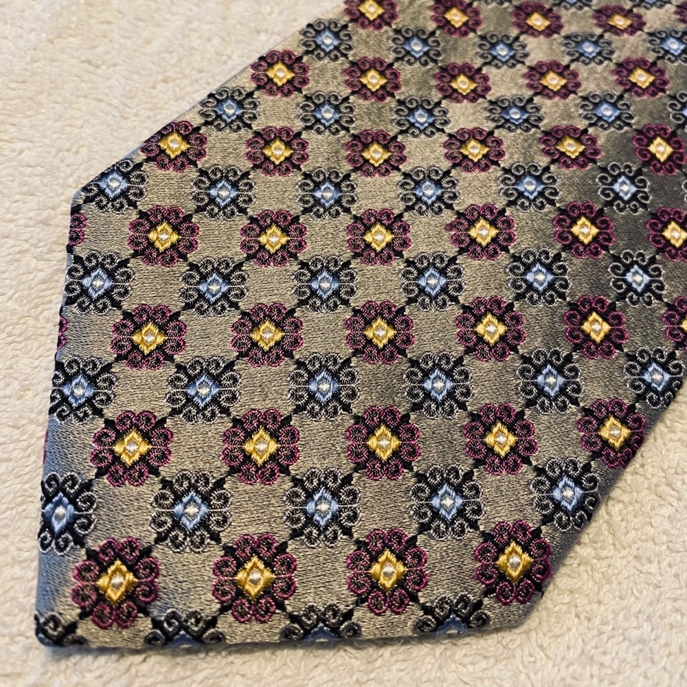 Brand New Super Trendy Tie By ROCHESTER